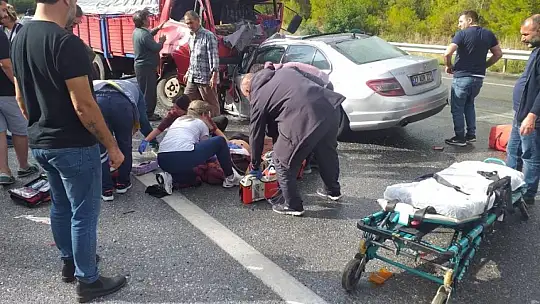 OĞLUNUN CENAZESİNİ ALMAYA GELİRKEN KAZADA HAYATINI KAYBETTİ