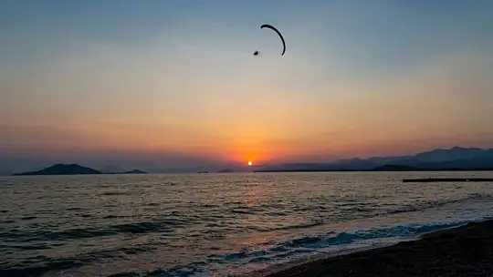 Akmaz Plajı Bartu Turizm de kaldı