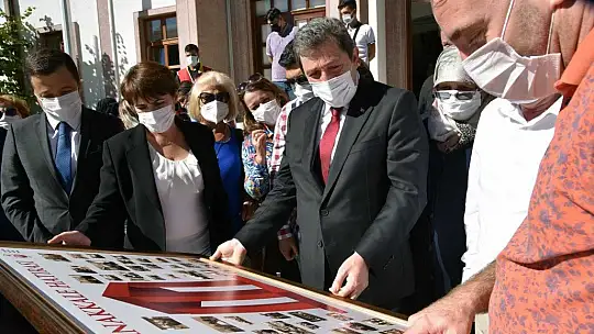 Çanakkale Şehit ve Gaziler Derneğinden valiyi ziyaret