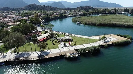 CARETTA CARETTA'LARIN ANNESİ ANISINA ANIT HEYKEL