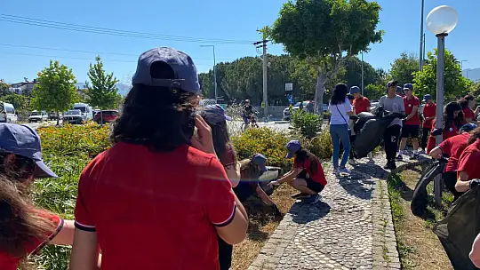 Ördek Adası'nda çevre temizliği yapıldı