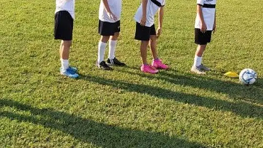 Antrenör genç, 'Türk gençliğine yaraşır şekilde bir futbolcu yetiştirmeye uğraşıyoruz'