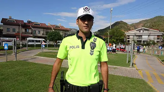 ÇOCUKLAR PARKTA HEM EĞLENDİ, HEM DE TRAFİK EĞİTİMİ ALDI