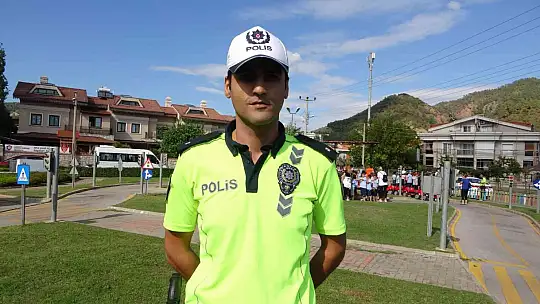 ÇOCUKLAR PARKTA HEM EĞLENDİ, HEM DE TRAFİK EĞİTİMİ ALDI