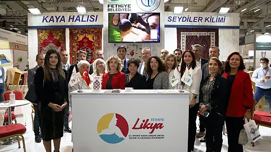 2. Craft İstanbul El Sanatları Fuarı'na Üzümlü Dastarı defilesi damga vurdu