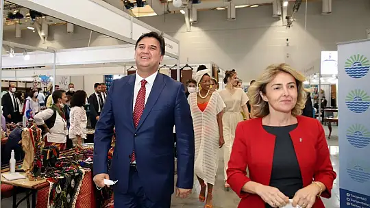 2. Craft İstanbul El Sanatları Fuarı'na Üzümlü Dastarı defilesi damga vurdu