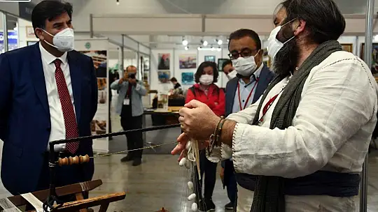 2. Craft İstanbul El Sanatları Fuarı'na Üzümlü Dastarı defilesi damga vurdu