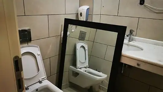 Cumhurbaşkanı Erdoğan'ın konakladığı oteldeki hain darbe girişiminin izleri muhafaza ediliyor