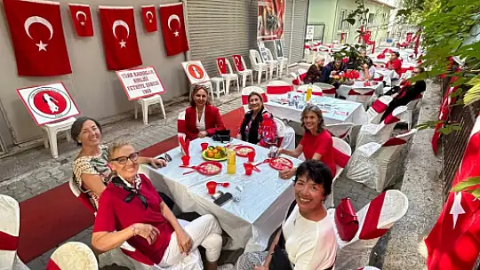 Alzheimer Derneği'nde anlamlı kutlama