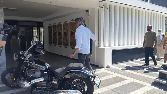 Eski Devlet Bakanı Kürşat Tüzmen Fethiye'de