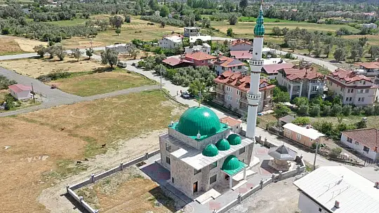 Yapımı tamamlanan Gerişburnu Şehitler Camii'de ilk Cuma Namazı kılındı
