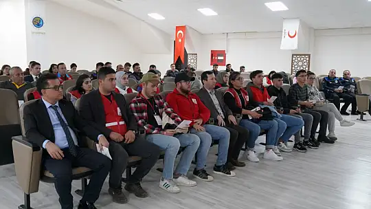 KIZILAY, SEYDİKEMER'DE AFET GÖNÜLLÜLERİ YETİŞTİRİYOR