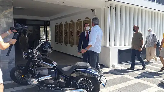 Eski Devlet Bakanı Kürşat Tüzmen Fethiye'de