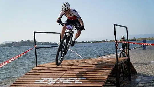 Dağ bisikletleri Fethiye'de şehre indi