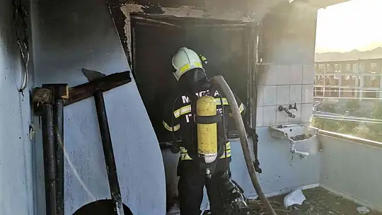 Dalaman'da, çatı katı yangınında iki kişi kurtarıldı