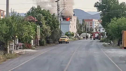 Dalaman'da, çatı katı yangınında iki kişi kurtarıldı