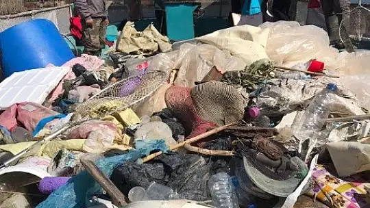 Dalyan Kanalı ve Köyceğiz Gölü'nde temizlik çalışmalarına devam ediliyor