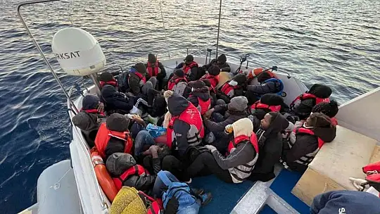 Datça açıklarında 25 düzensiz göçmen kurtarıldı