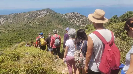 Datça'da Ata'ya saygı yürüyüşü