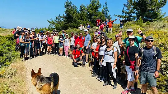 Datça'da Ata'ya saygı yürüyüşü