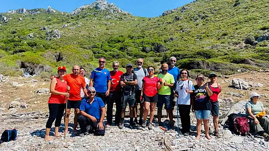 Datça'da Ata'ya saygı yürüyüşü