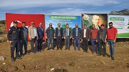 Datça'da bin adet fidan toprakla buluştu