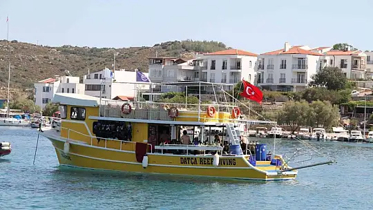 Datça'da deniz dibi temizliği gerçekleştirildi