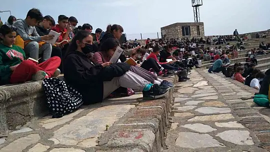 Datça'da kitap okuma etkinliği düzenlendi