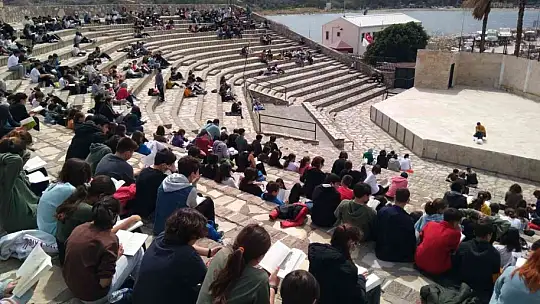 Datça'da kitap okuma etkinliği düzenlendi