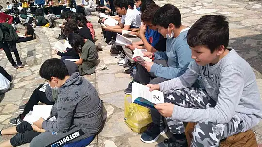 Datça'da kitap okuma etkinliği düzenlendi