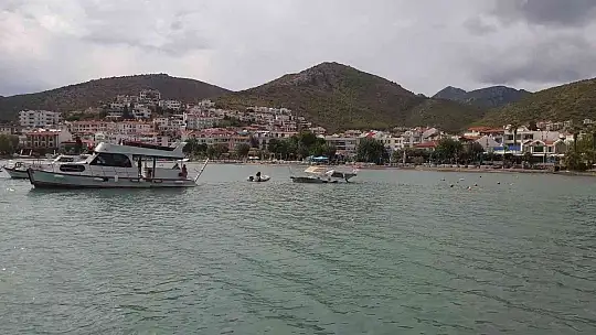 Datça'da olumsuz hava şartları nedeniyle batan lüks tekne 2'nci gününde de kurtarılamadı