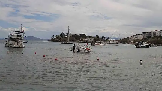 Datça'da olumsuz hava şartları nedeniyle batan lüks tekne 2'nci gününde de kurtarılamadı