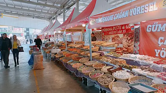 YÖRESEL LEZZETLERİN BİRİ GİDİYOR, BİRİ GELİYOR