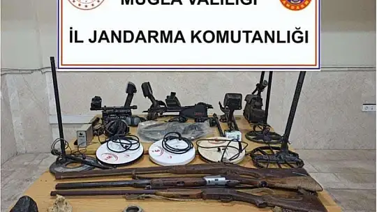 DEFİNECİLERİN EVİNDE PİYASA DEĞERİ 200 MİLYON LİRA OLAN PAİNİTE TAŞI ELE GEÇİRİLDİ