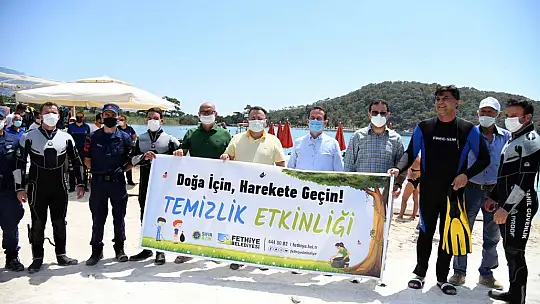 Dalgıç Başkandan deniz dibi temizliği