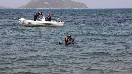Deniz'in dibinden 2 saate 192 kilogram çöp çıktı