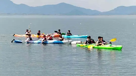 Deniz tutkunu sporcu Köyceğizlilerle buluştu