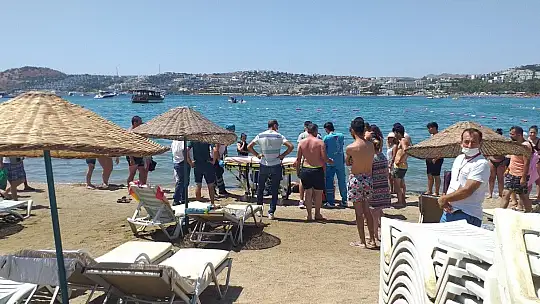 Denizde çırpınan genç, boğulmak üzereyken kurtarıldı