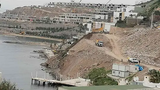 Denize döktükleri hafriyatı kaldırıyorlar