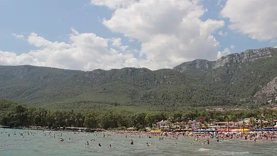 Denizi görünce virüsü unuttular