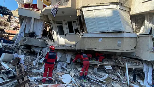 DEPREM KAHRAMANLARI ANLATTI