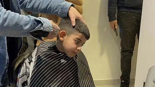 DEPREMZEDE ÇOCUKLARI TIRAŞ ETTİLER