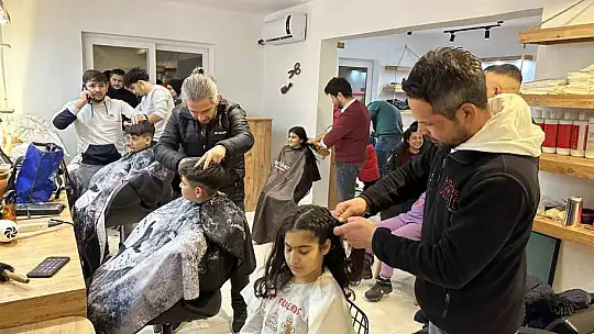 DEPREMZEDE ÇOCUKLARI TIRAŞ ETTİLER