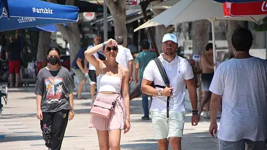 Dev gemi bin 411 yolcusuyla Bodrum'a geldi