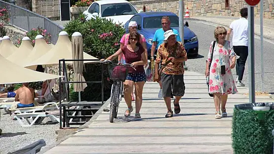 Dev gemiden 265 turist inince esnaf şok oldu