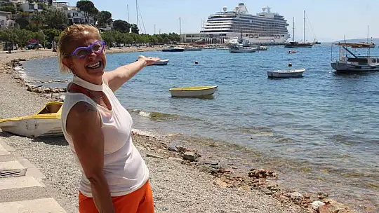 Dev gemiden 265 turist inince esnaf şok oldu