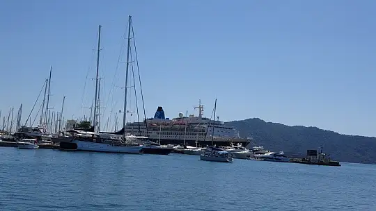 Dev yolcu gemisi Marmaris'e geldi