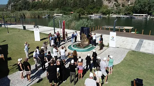 CARETTA CARETTA'LARIN ANNESİ ANISINA ANIT HEYKEL