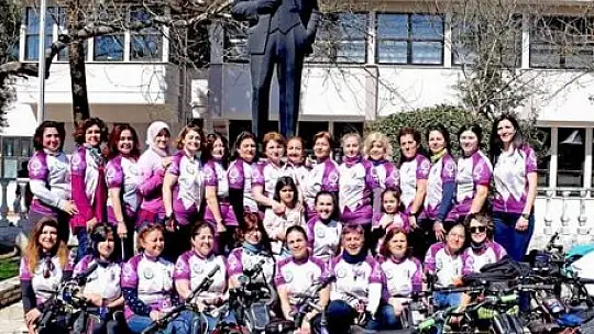 Doğa dostu bisikletçiler yanan ormanlar için pedal çevirip fidan dikecek