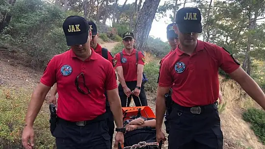 Doğa yürüyüşünde yaralanan kadını JAK kurtardı